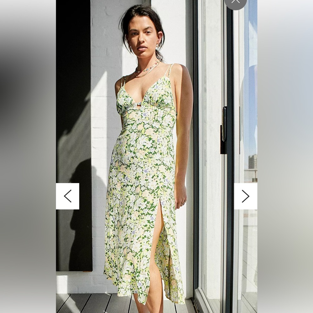 Urban Outfitters Floral V neck Spaghetti Strap Midi Dress with‎ Slit. Small
